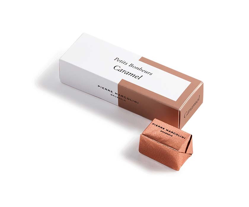 Reep met 5 petits bonheurs pralin&eacute; met karamel Permanente collectie