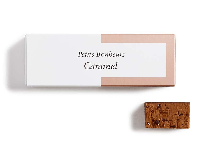 Reep met 5 petits bonheurs pralin&eacute; met karamel Permanente collectie